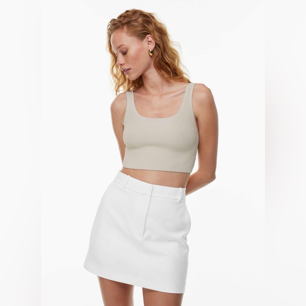 Aritzia Babaton sculpt knit square neck cropped tank in matte pearl